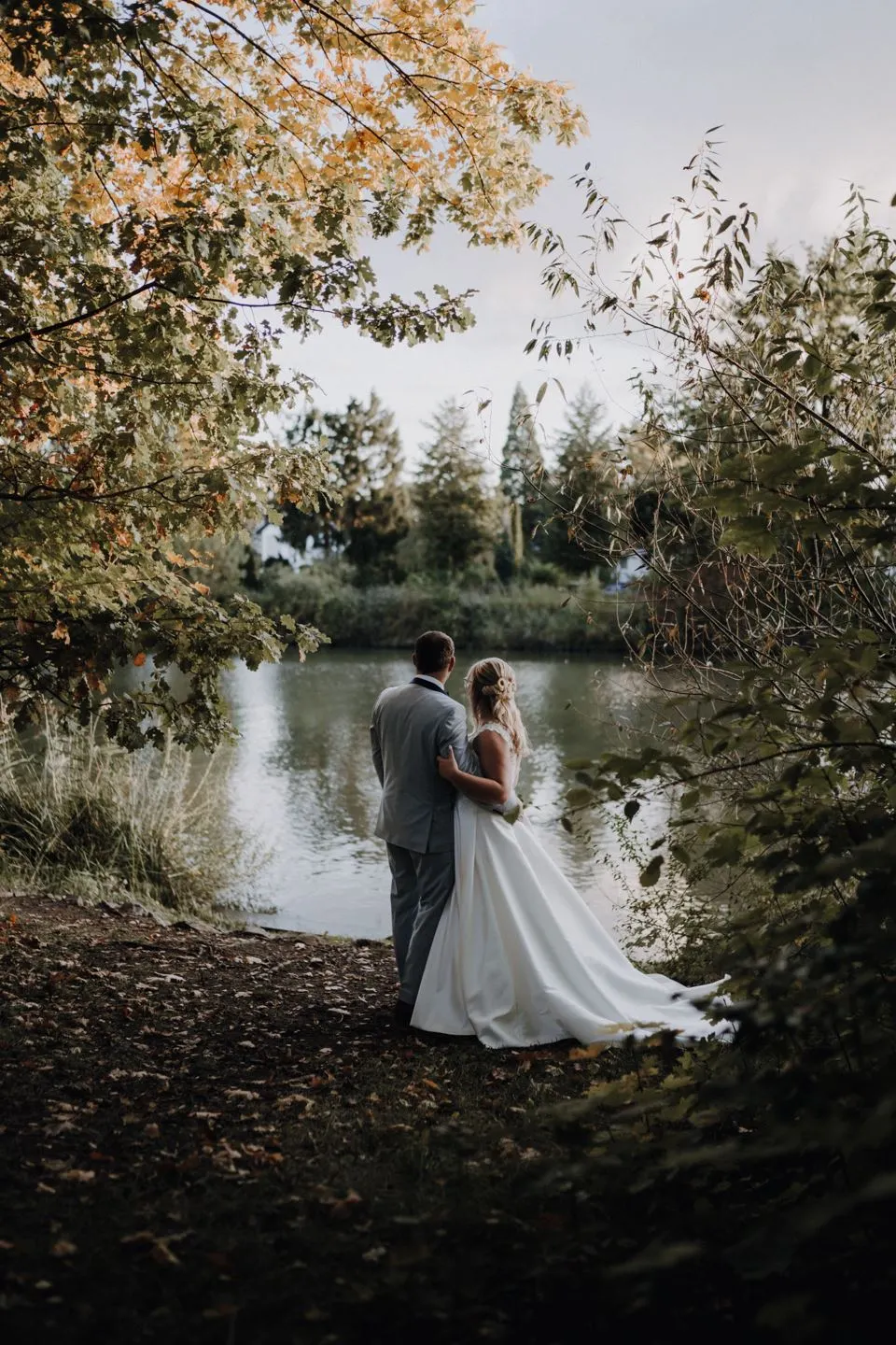 Hochzeitsshooting im Wald am Mittellandkanal in Hannover Vinnhorst