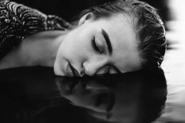 After Wedding Shooting Bild der Braut im Steinhuder Meer